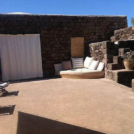 Bed & Breakfast Le Mareddre Scauri (Sicily)