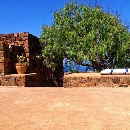 Bed & Breakfast Le Mareddre Scauri (Sicily)