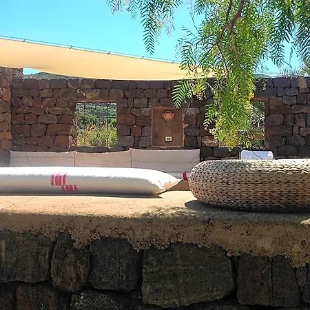 Bed and Breakfast Le Mareddre Scauri (Sicily)