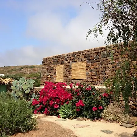 Bed & Breakfast Le Mareddre Scauri (Sicily)