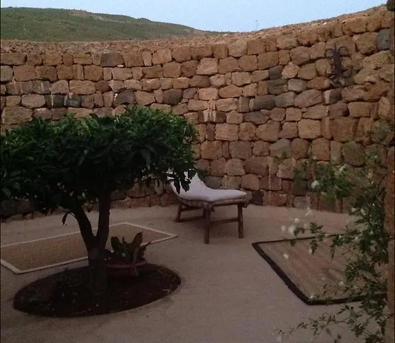 Le Mareddre 住宿加早餐酒店 Scauri (Sicily)